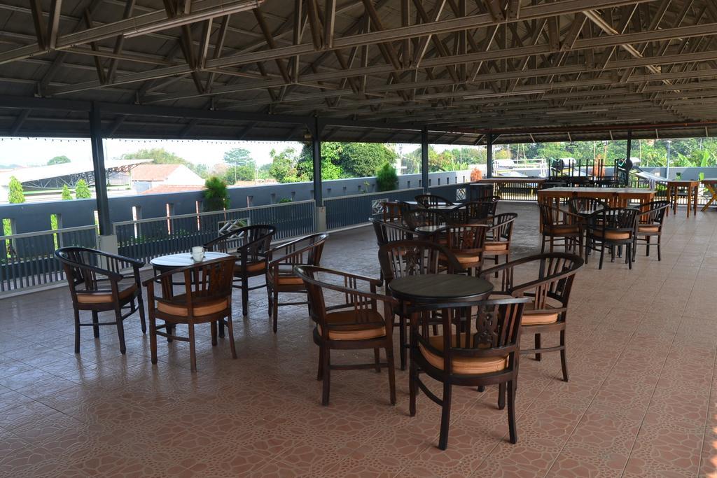 Hotel Khalista Purwakarta Exteriör bild