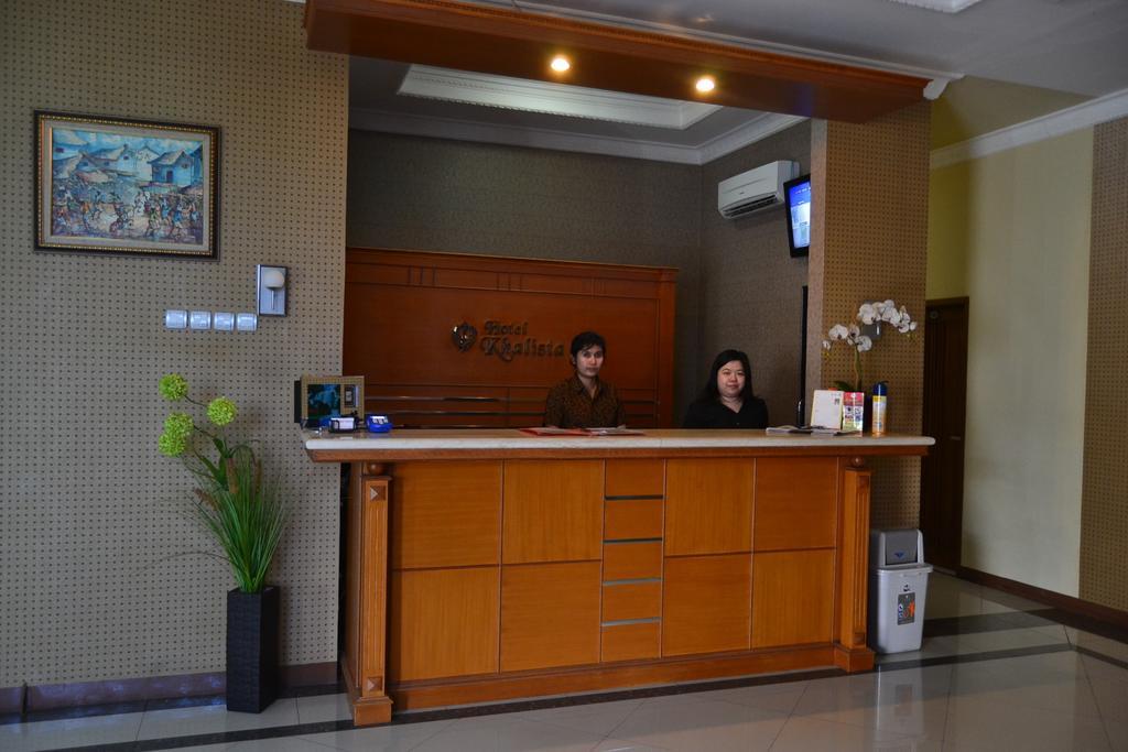 Hotel Khalista Purwakarta Exteriör bild