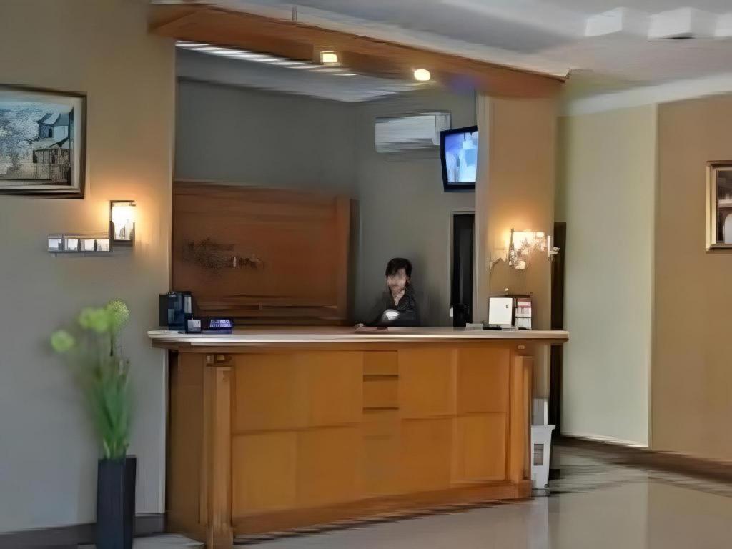 Hotel Khalista Purwakarta Exteriör bild