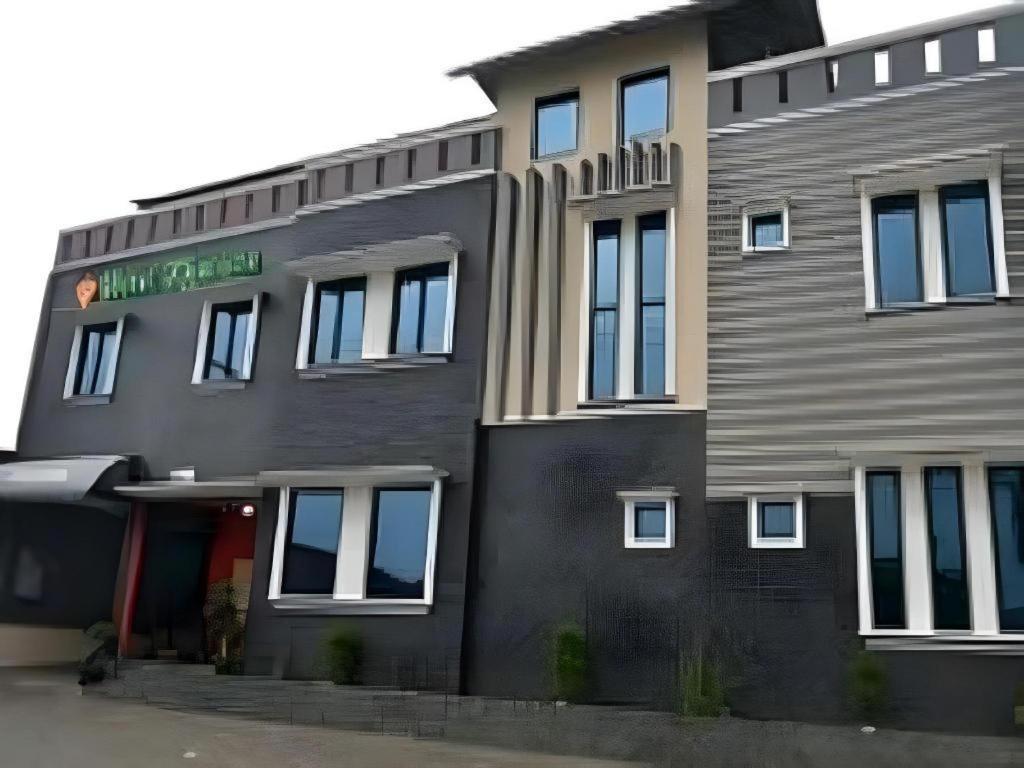 Hotel Khalista Purwakarta Exteriör bild