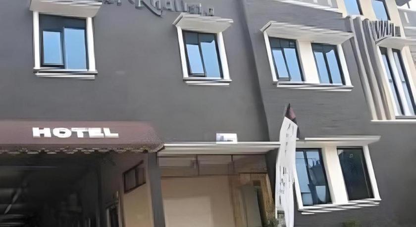 Hotel Khalista Purwakarta Exteriör bild